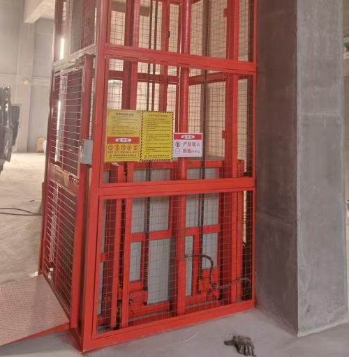 導軌式提升機